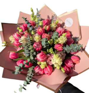 Buchet cu 25 Lalele Roz & Accente Fresh